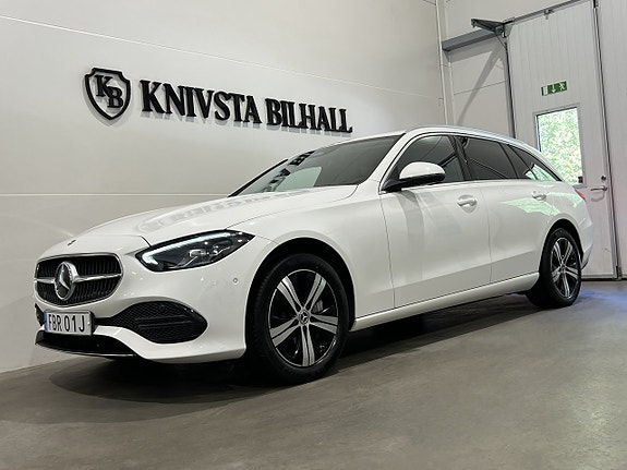Mercedes-Benz C300 25 of 28