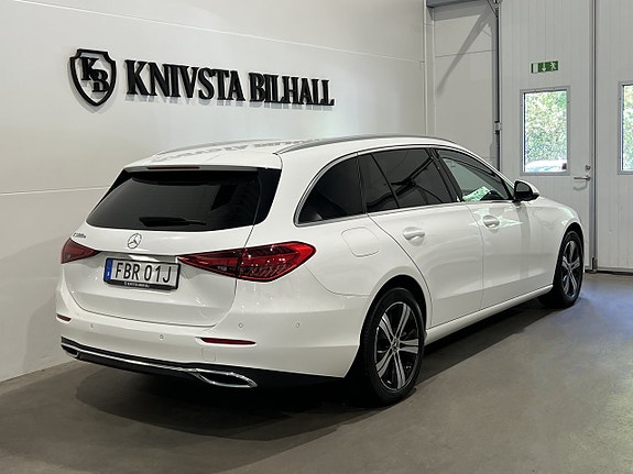 Mercedes-Benz C300 4 of 28