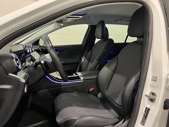 Mercedes-Benz C300 7 of 28