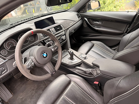 BMW 335d 3 of 5