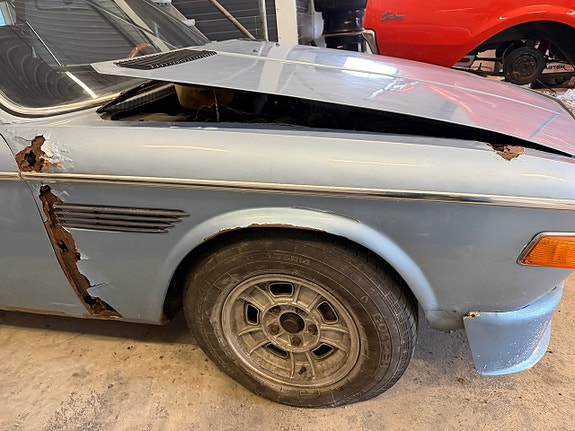 BMW 3.0 CS 4 of 5