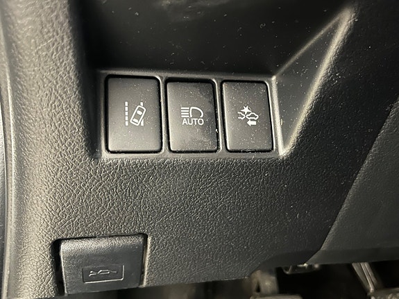 Toyota Yaris 9 of 11