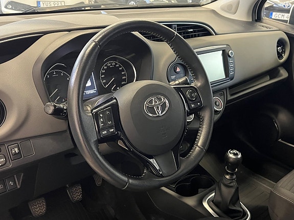 Toyota Yaris 7 of 11
