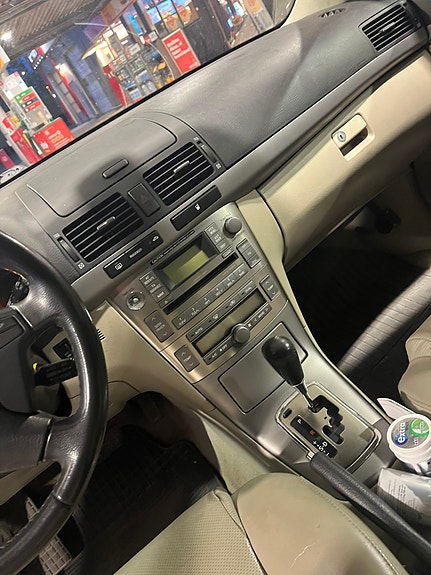 Toyota Avensis 5 of 5