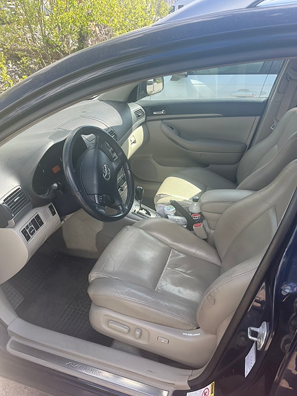 Toyota Avensis 3 of 5