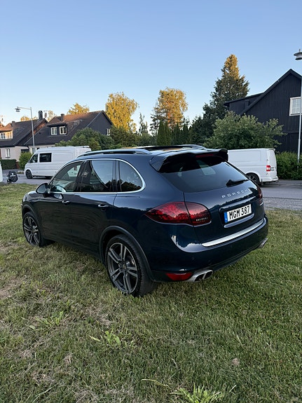 Porsche Cayenne 8 of 8