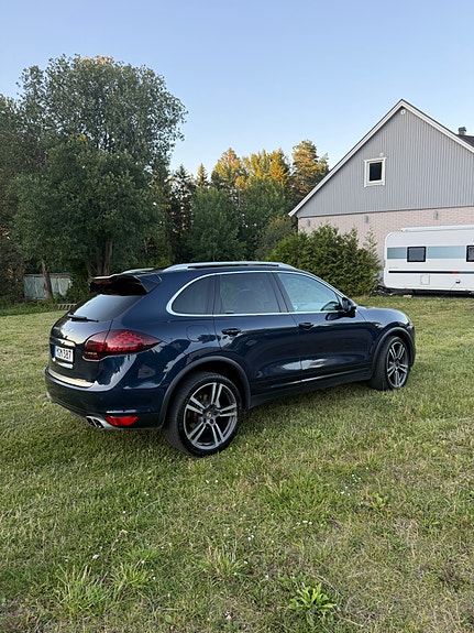 Porsche Cayenne 6 of 8
