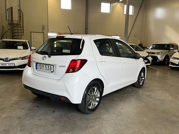 Toyota Yaris 3 of 5