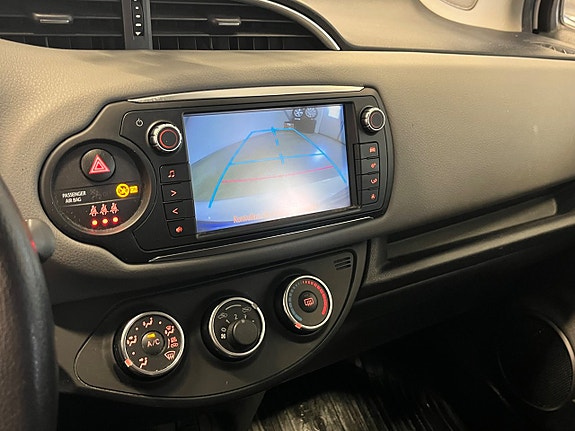 Toyota Yaris 8 of 11