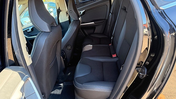 Volvo XC60 26 of 30
