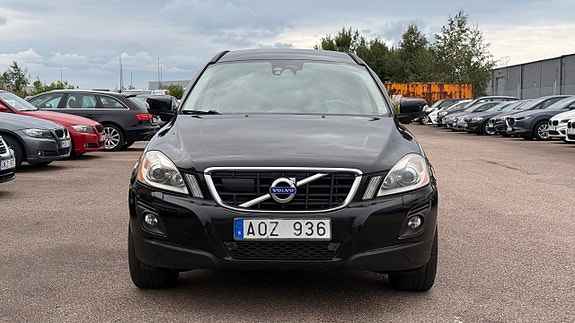 Volvo XC60 2 of 5