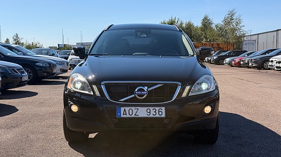 Volvo XC60 2 of 30