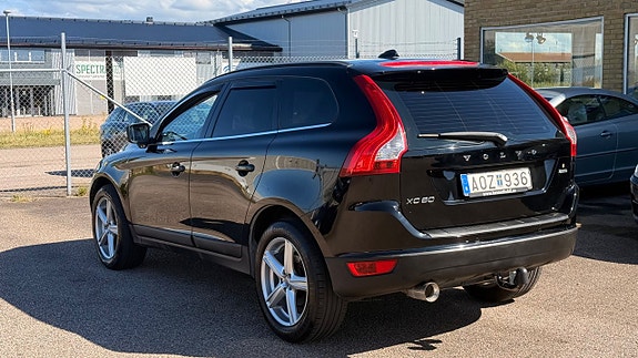 Volvo XC60 6 of 30