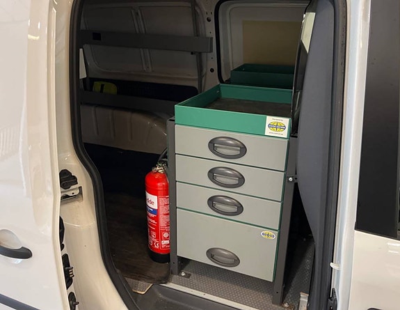 Volkswagen Caddy Maxi 10 of 16