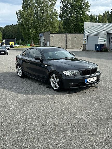 BMW 120d 2 of 5