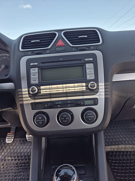 Volkswagen Eos 11 of 13