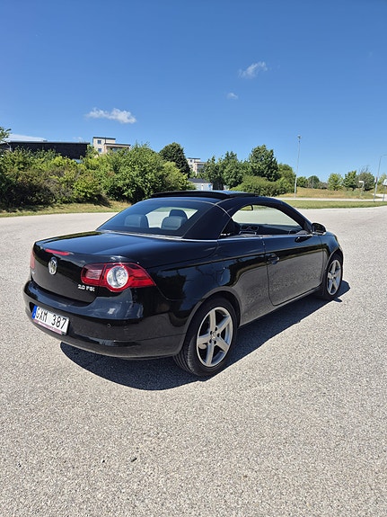 Volkswagen Eos 4 of 5