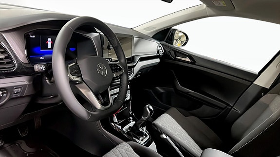 Volkswagen T-Cross 7 of 12