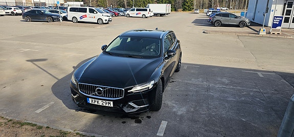 Volvo V60 2 of 5