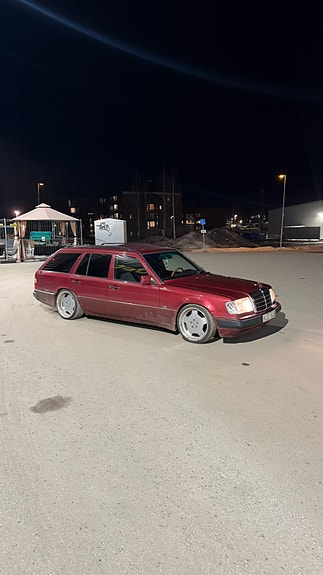 Mercedes-Benz 250 TD 5 of 5