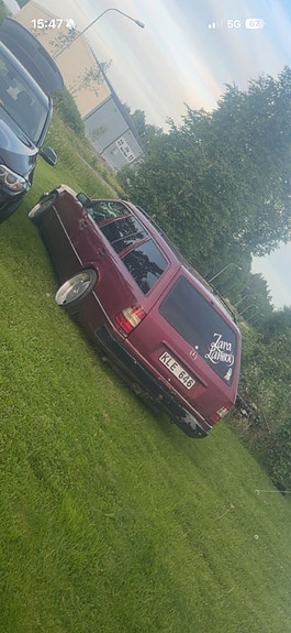 Mercedes-Benz 250 TD 2 of 5