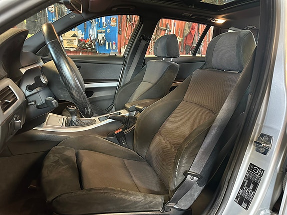 BMW 325i 5 of 5