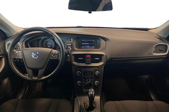 Volvo V40 13 of 30
