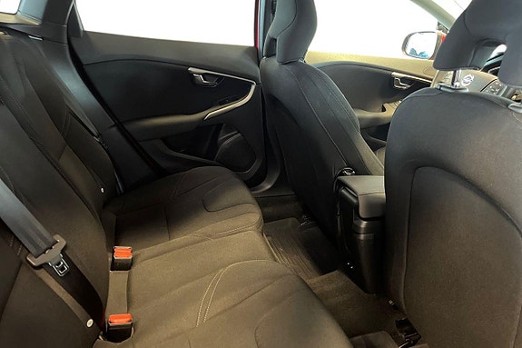 Volvo V40 23 of 30