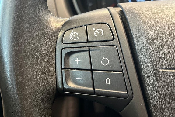 Volvo V40 15 of 30