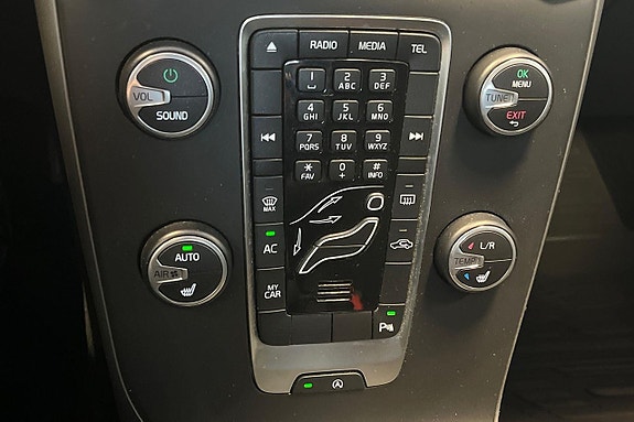 Volvo V40 21 of 30