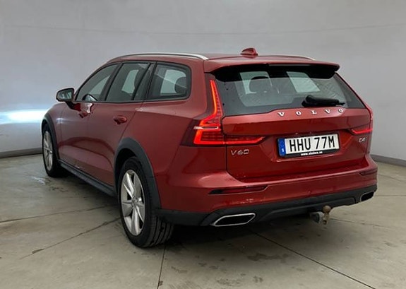 Volvo V60 Cross Country 5 of 11