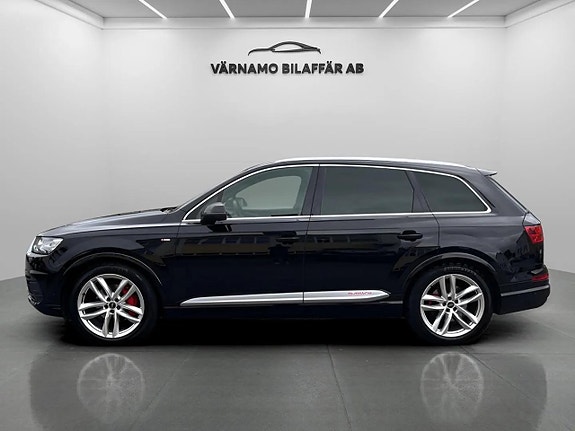 Audi Q7 2 of 5