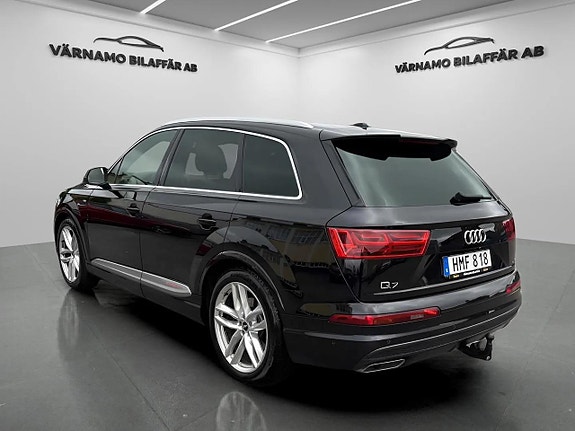 Audi Q7 3 of 5