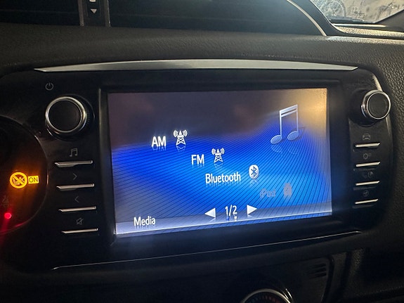 Toyota Yaris 11 of 13