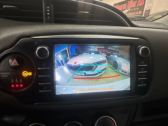 Toyota Yaris 13 of 13