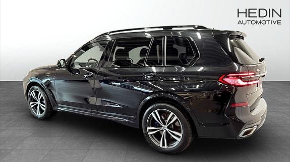 BMW X7 2 of 5