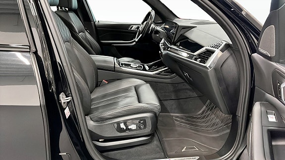 BMW X7 3 of 5