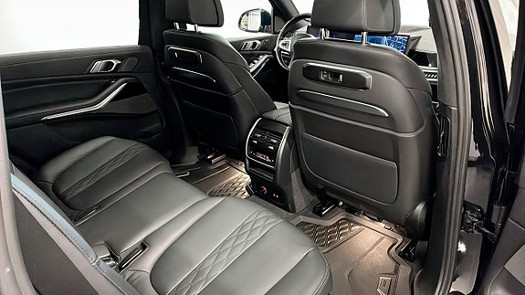 BMW X7 12 of 12
