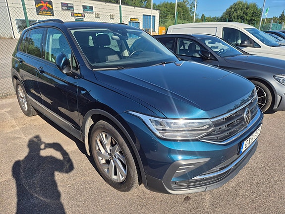 Volkswagen Tiguan 2 of 4