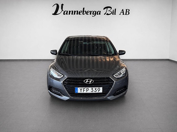 Hyundai i40 2 of 6