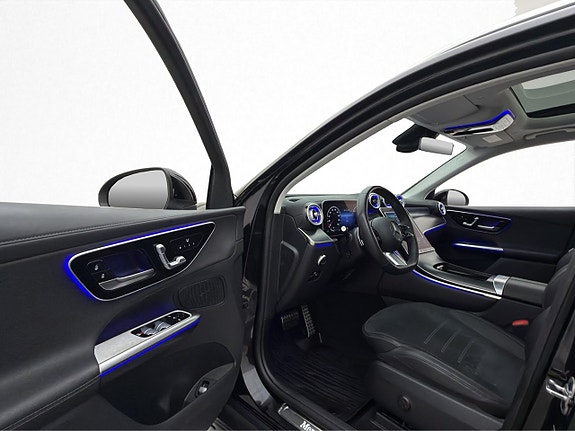 Mercedes-Benz GLC400 e 13 of 30