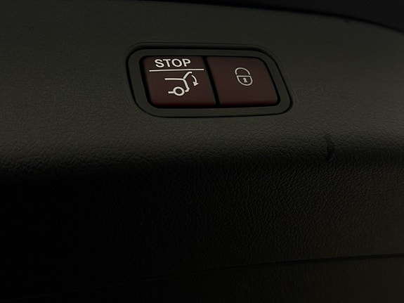 Mercedes-Benz GLC400 e 11 of 30