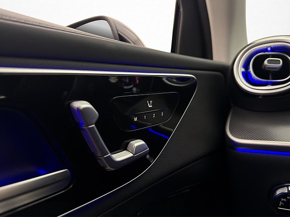 Mercedes-Benz GLC400 e 14 of 30