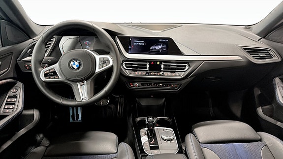 BMW 218 4 of 5