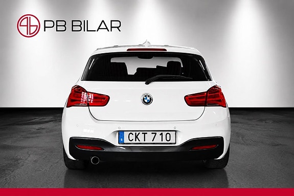 BMW 118d 4 of 5