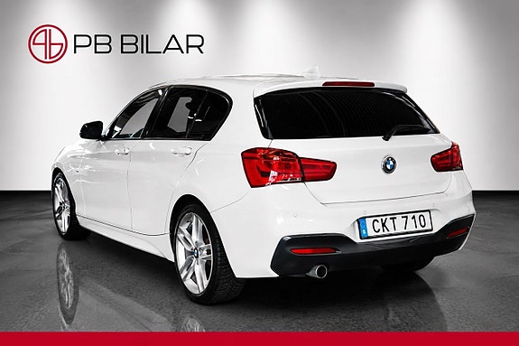 BMW 118d 3 of 5