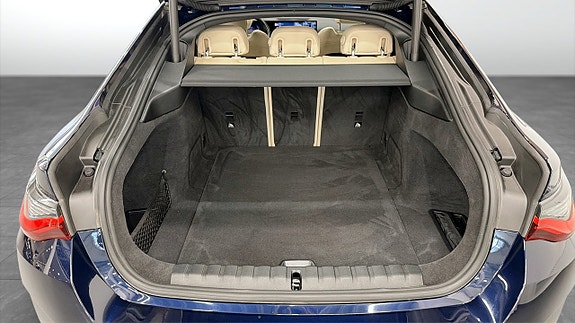 BMW i4 10 of 14