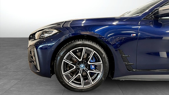 BMW i4 9 of 14