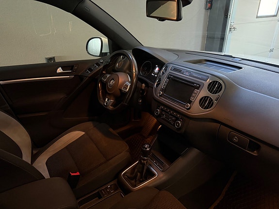 Volkswagen Tiguan 13 of 16