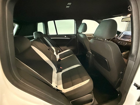 Volkswagen Tiguan 10 of 16